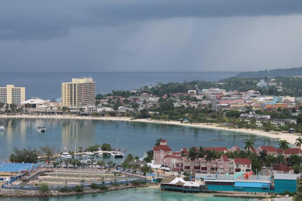 Appartamento The View At Mystic Ridge Penthouse 78A Ocho Rios Camera foto