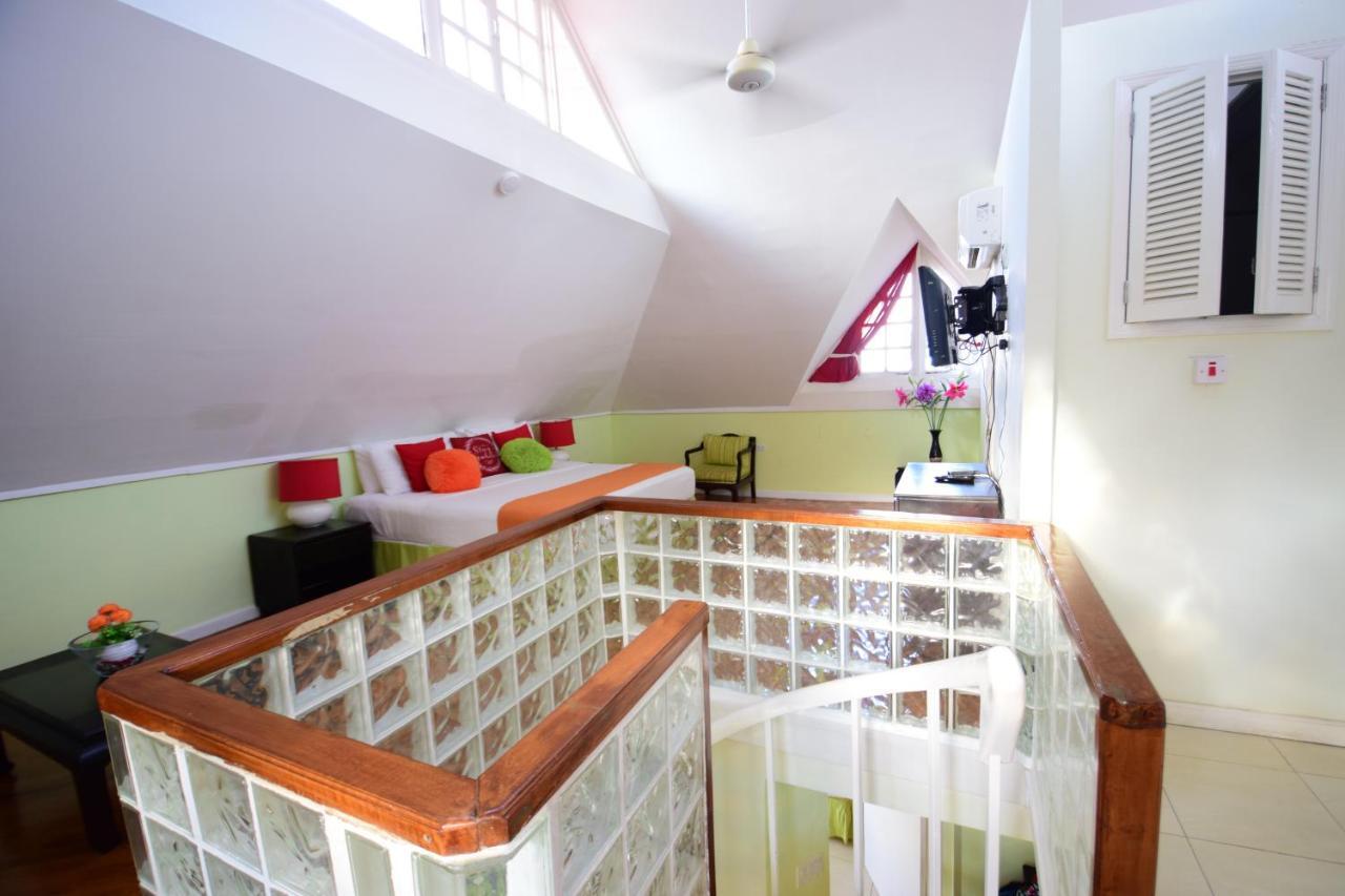 Appartamento The View At Mystic Ridge Penthouse 78A Ocho Rios Esterno foto